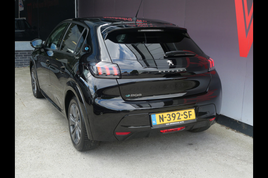 Peugeot e-208 EV ALLURE 50 kWh | LED | HALF-LEER | CRUISE | CARPLAY | ALL-SEASON | BTW-AUTO!