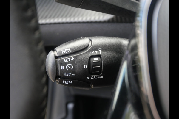 Peugeot e-208 EV ALLURE 50 kWh | LED | HALF-LEER | CRUISE | CARPLAY | ALL-SEASON | BTW-AUTO!