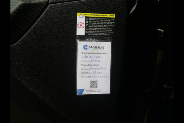 Peugeot e-208 EV ALLURE 50 kWh | LED | HALF-LEER | CRUISE | CARPLAY | ALL-SEASON | BTW-AUTO!