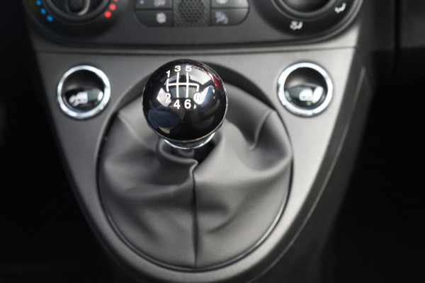 Fiat 500 1.0 Hybrid Dolcevita / NL-Auto / 24dkm NAP / Panoramadak / Airco / Cruise Control
