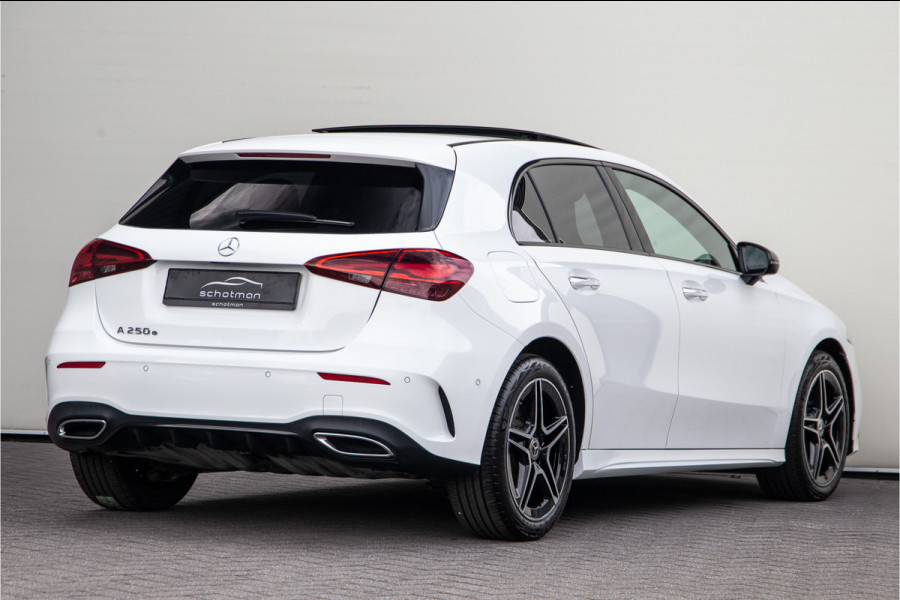 Mercedes-Benz A-Klasse 250 e AMG Line Facelift, Nightpack, Pano, Widescreen, 18" Hybrid