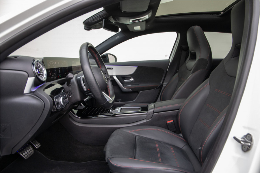 Mercedes-Benz A-Klasse 250 e AMG Line Facelift, Nightpack, Pano, Widescreen, 18" Hybrid