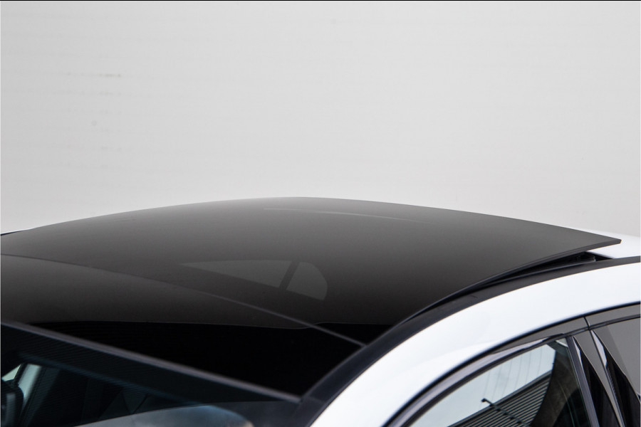 Mercedes-Benz A-Klasse 250 e AMG Line Facelift, Nightpack, Pano, Widescreen, 18" Hybrid