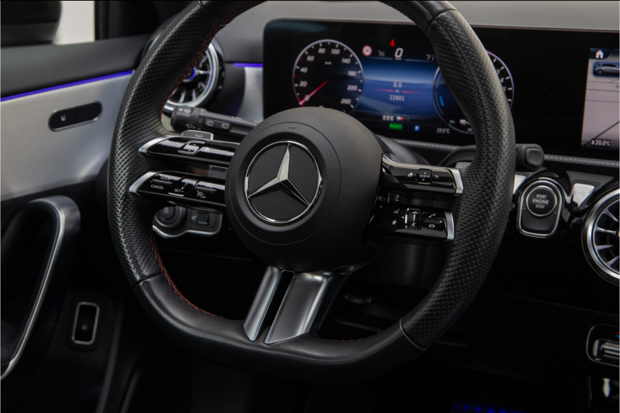 Mercedes-Benz A-Klasse 250 e AMG Line Facelift, Nightpack, Pano, Widescreen, 18" Hybrid