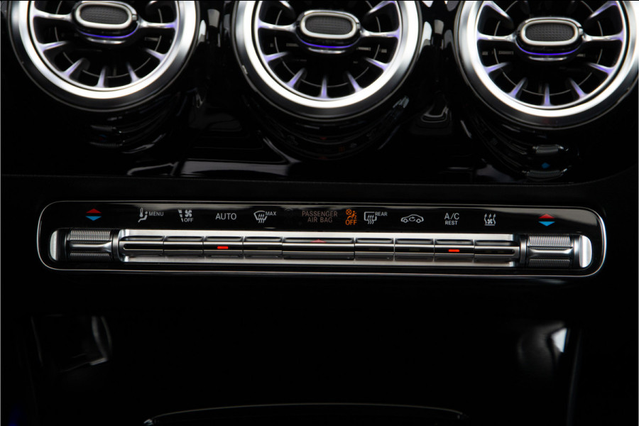 Mercedes-Benz A-Klasse 250 e AMG Line Facelift, Nightpack, Pano, Widescreen, 18" Hybrid