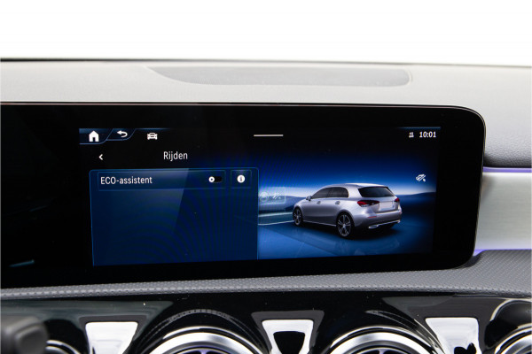 Mercedes-Benz A-Klasse 250 e AMG Line Facelift, Nightpack, Pano, Widescreen, 18" Hybrid