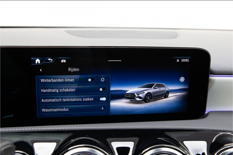 Mercedes-Benz A-Klasse 250 e AMG Line Facelift, Nightpack, Pano, Widescreen, 18" Hybrid