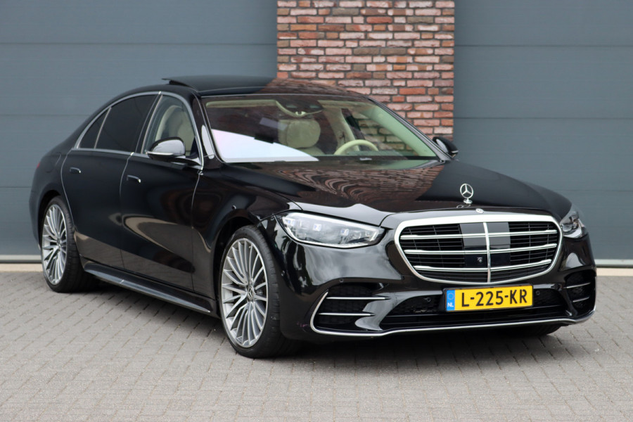 Mercedes-Benz S-Klasse 500 4MATIC AMG Line Aut9 | Achterasbesturing | Distronic+ | Airmatic | Entertainment Achter | Massage | HUD | Burmester | Vlakkenverwarming | Stoelventilatie | Digital Light |