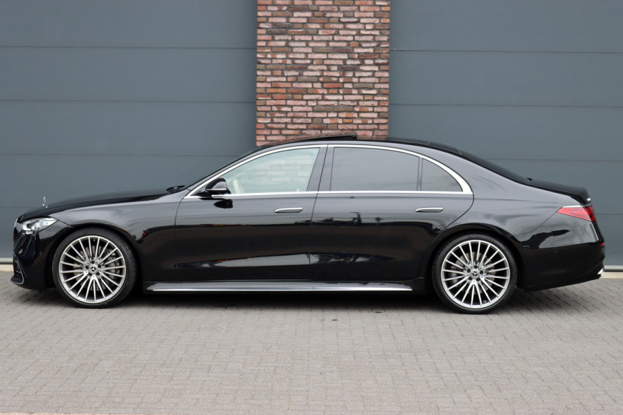 Mercedes-Benz S-Klasse 500 4MATIC AMG Line Aut9 | Achterasbesturing | Distronic+ | Airmatic | Entertainment Achter | Massage | HUD | Burmester | Vlakkenverwarming | Stoelventilatie | Digital Light |