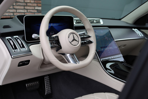 Mercedes-Benz S-Klasse 500 4MATIC AMG Line Aut9 | Achterasbesturing | Distronic+ | Airmatic | Entertainment Achter | Massage | HUD | Burmester | Vlakkenverwarming | Stoelventilatie | Digital Light |