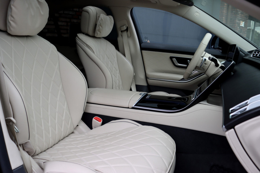 Mercedes-Benz S-Klasse 500 4MATIC AMG Line Aut9 | Achterasbesturing | Distronic+ | Airmatic | Entertainment Achter | Massage | HUD | Burmester | Vlakkenverwarming | Stoelventilatie | Digital Light |