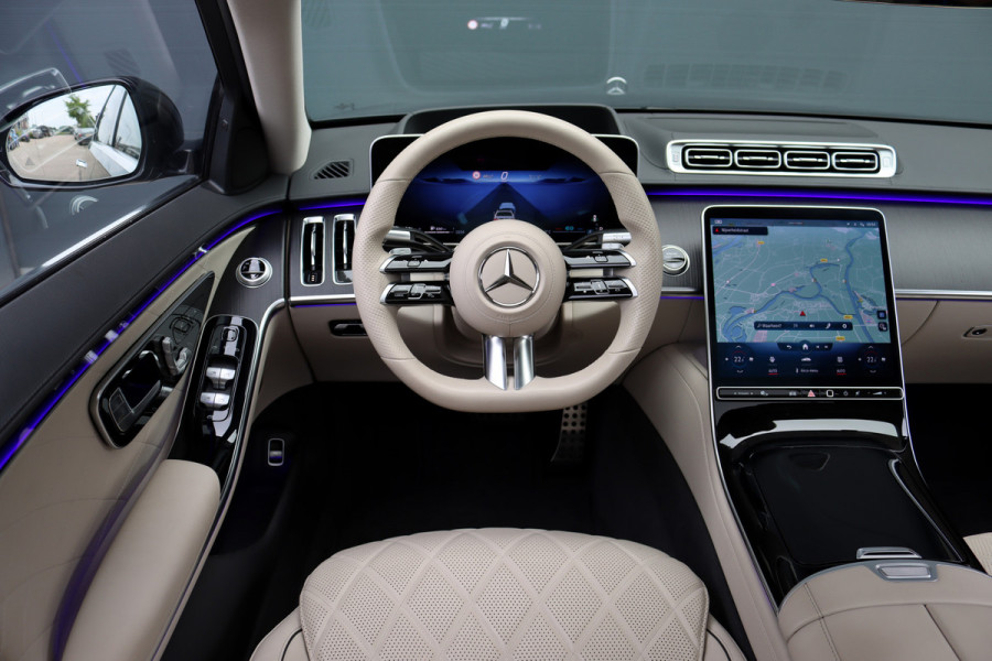 Mercedes-Benz S-Klasse 500 4MATIC AMG Line Aut9 | Achterasbesturing | Distronic+ | Airmatic | Entertainment Achter | Massage | HUD | Burmester | Vlakkenverwarming | Stoelventilatie | Digital Light |
