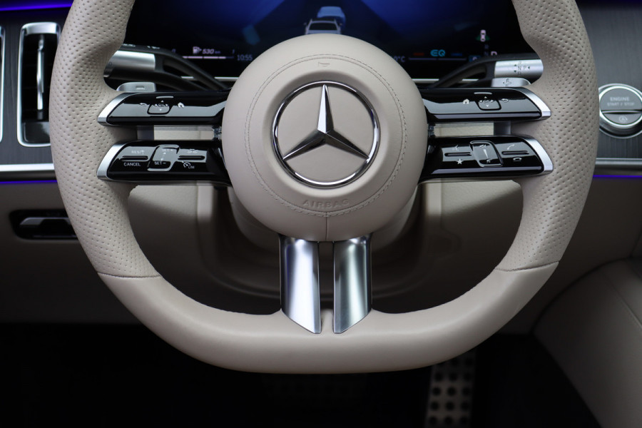 Mercedes-Benz S-Klasse 500 4MATIC AMG Line Aut9 | Achterasbesturing | Distronic+ | Airmatic | Entertainment Achter | Massage | HUD | Burmester | Vlakkenverwarming | Stoelventilatie | Digital Light |