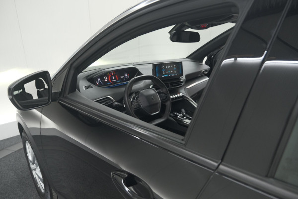 Peugeot 5008 PureTech 130 EAT8 Active Pack | 7 Zitplaatsen | Camera | Navigatie | Apple Carplay | Parkeersensoren