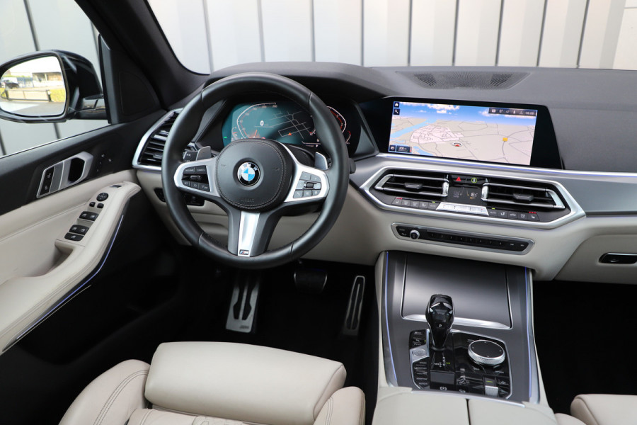 BMW X5 xDrive30d M-Sport High Executive | 265PK | Luchtvering | Pano | Sfeerverlichting | Head-up | Memory | Standkachel | Trekhaak | S