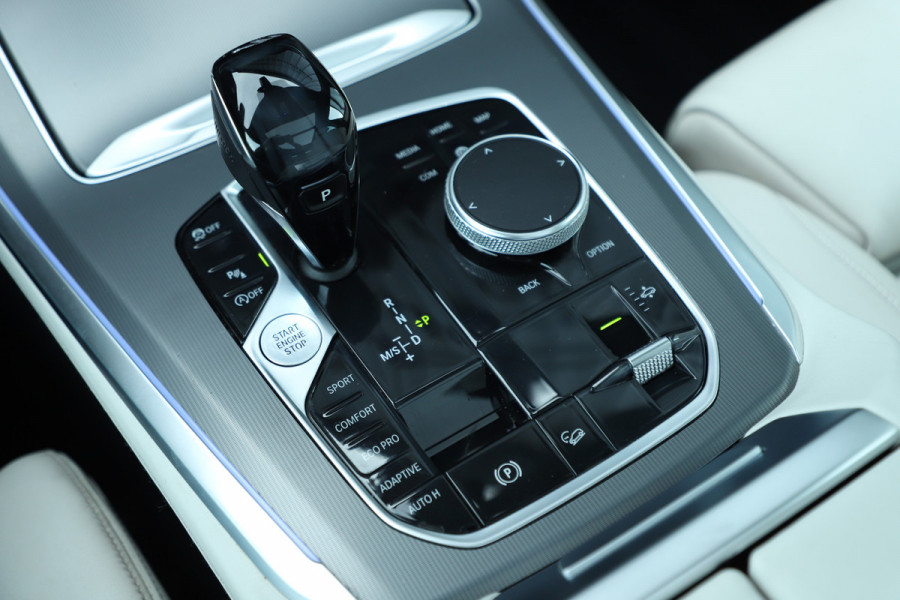 BMW X5 xDrive30d M-Sport High Executive | 265PK | Luchtvering | Pano | Sfeerverlichting | Head-up | Memory | Standkachel | Trekhaak | S