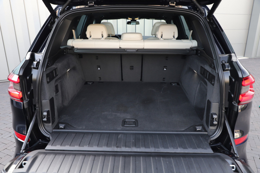 BMW X5 xDrive30d M-Sport High Executive | 265PK | Luchtvering | Pano | Sfeerverlichting | Head-up | Memory | Standkachel | Trekhaak | S
