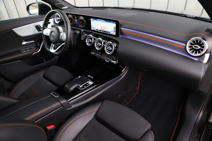 Mercedes-Benz CLA-Klasse Shooting Brake 250 AMG 4-Matic | 224PK | Pano | Keyles-go | Head-up | Burmester | Adaptief-onderstel | Memory | Sfeerverlichting