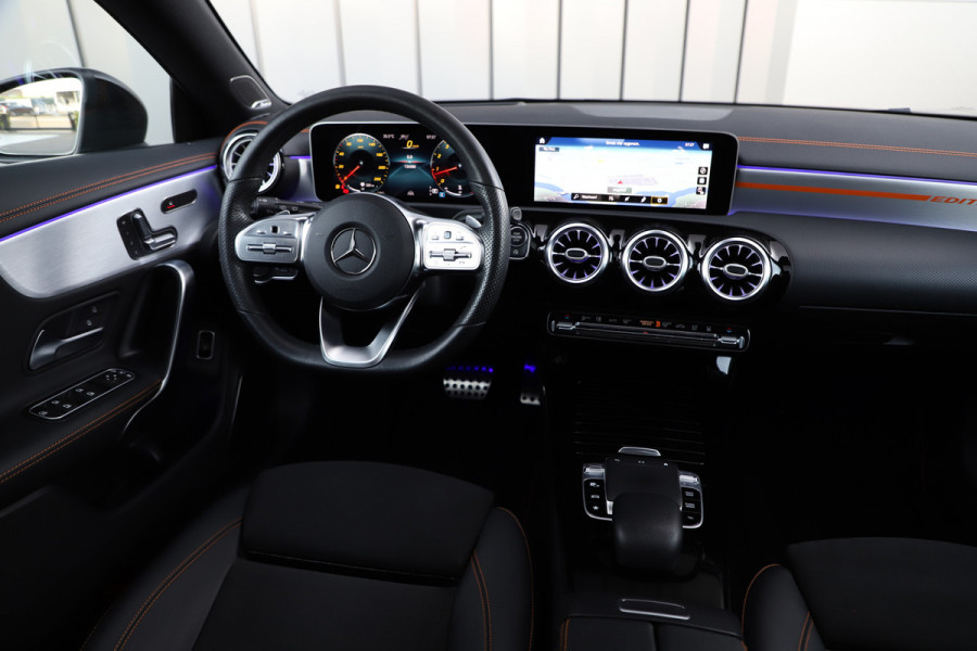 Mercedes-Benz CLA-Klasse Shooting Brake 250 AMG 4-Matic | 224PK | Pano | Keyles-go | Head-up | Burmester | Adaptief-onderstel | Memory | Sfeerverlichting