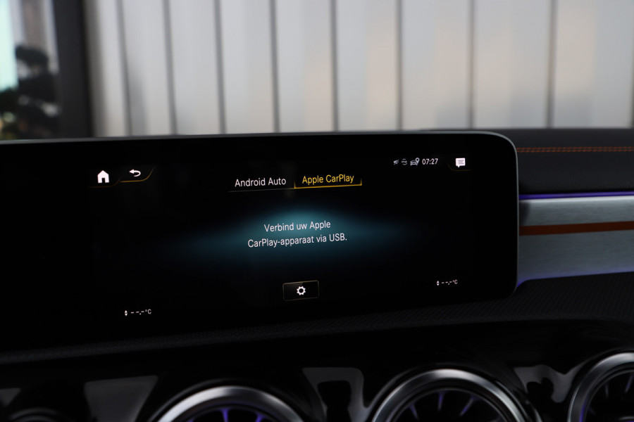 Mercedes-Benz CLA-Klasse Shooting Brake 250 AMG 4-Matic | 224PK | Pano | Keyles-go | Head-up | Burmester | Adaptief-onderstel | Memory | Sfeerverlichting