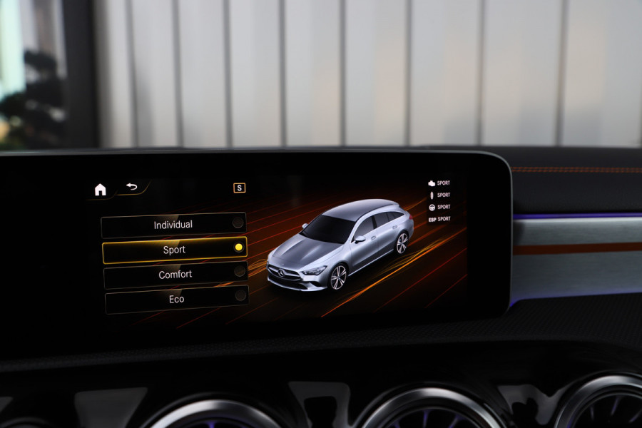 Mercedes-Benz CLA-Klasse Shooting Brake 250 AMG 4-Matic | 224PK | Pano | Keyles-go | Head-up | Burmester | Adaptief-onderstel | Memory | Sfeerverlichting