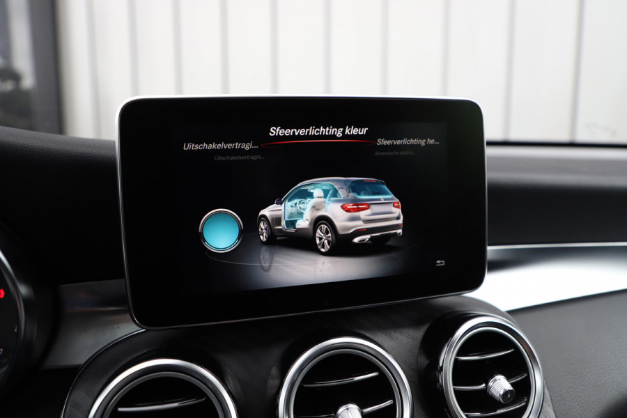 Mercedes-Benz GLC 250 4-Matic Aut9 | 211PK | Luchtvering | Sfeerverlichting | Head-up | Distronic | Pano | Stoelverw. | Camera | Trekhaak | 2017.