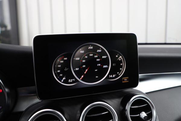 Mercedes-Benz GLC 250 4-Matic Aut9 | 211PK | Luchtvering | Sfeerverlichting | Head-up | Distronic | Pano | Stoelverw. | Camera | Trekhaak | 2017.