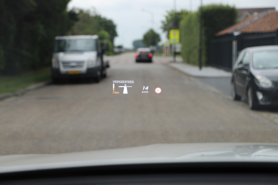 Mercedes-Benz GLC 250 4-Matic Aut9 | 211PK | Luchtvering | Sfeerverlichting | Head-up | Distronic | Pano | Stoelverw. | Camera | Trekhaak | 2017.