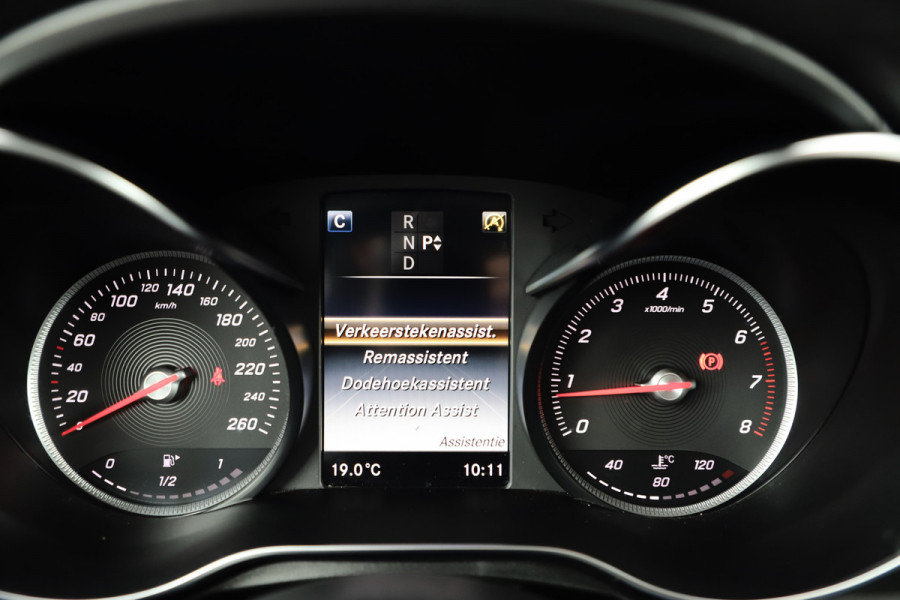 Mercedes-Benz GLC 250 4-Matic Aut9 | 211PK | Luchtvering | Sfeerverlichting | Head-up | Distronic | Pano | Stoelverw. | Camera | Trekhaak | 2017.