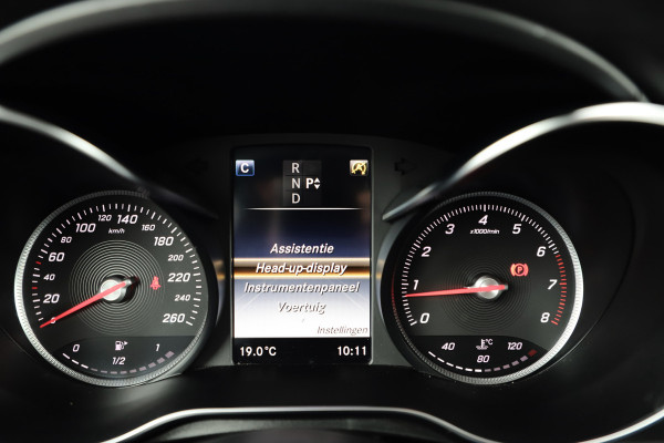 Mercedes-Benz GLC 250 4-Matic Aut9 | 211PK | Luchtvering | Sfeerverlichting | Head-up | Distronic | Pano | Stoelverw. | Camera | Trekhaak | 2017.