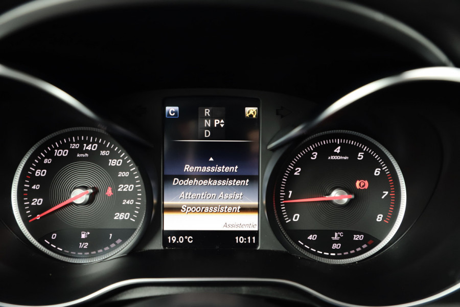 Mercedes-Benz GLC 250 4-Matic Aut9 | 211PK | Luchtvering | Sfeerverlichting | Head-up | Distronic | Pano | Stoelverw. | Camera | Trekhaak | 2017.