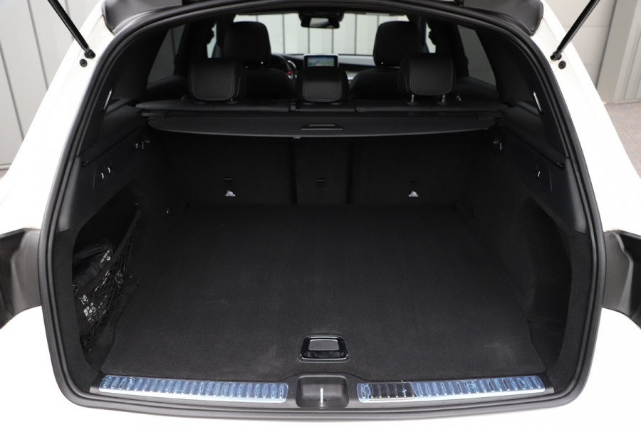 Mercedes-Benz GLC 250 4-Matic Aut9 | 211PK | Luchtvering | Sfeerverlichting | Head-up | Distronic | Pano | Stoelverw. | Camera | Trekhaak | 2017.