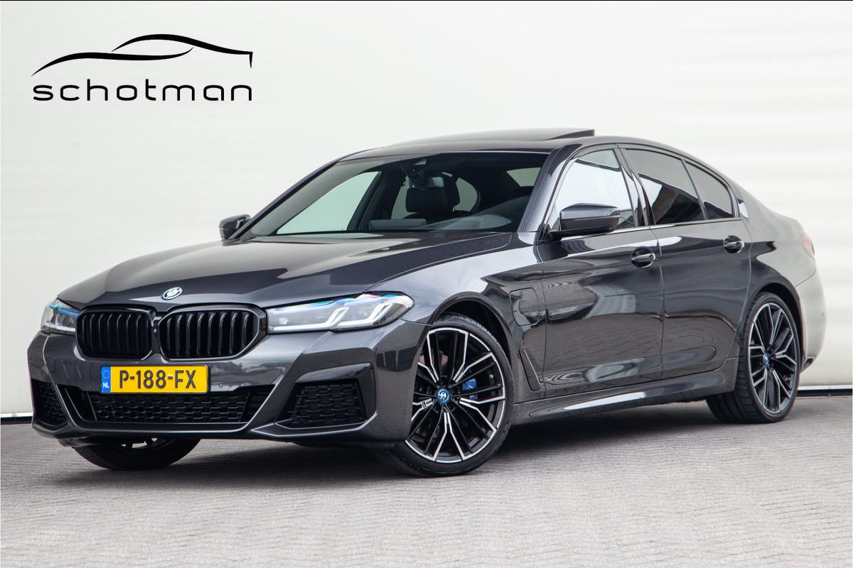 BMW 5 Serie 530e M-Sportpakket, Pano, Laser-Light, Pano, Head-up 2022 BMW 5 Serie 530e M-Sportpakket, Pano, Laser-Light, Pano, Head-up 2022