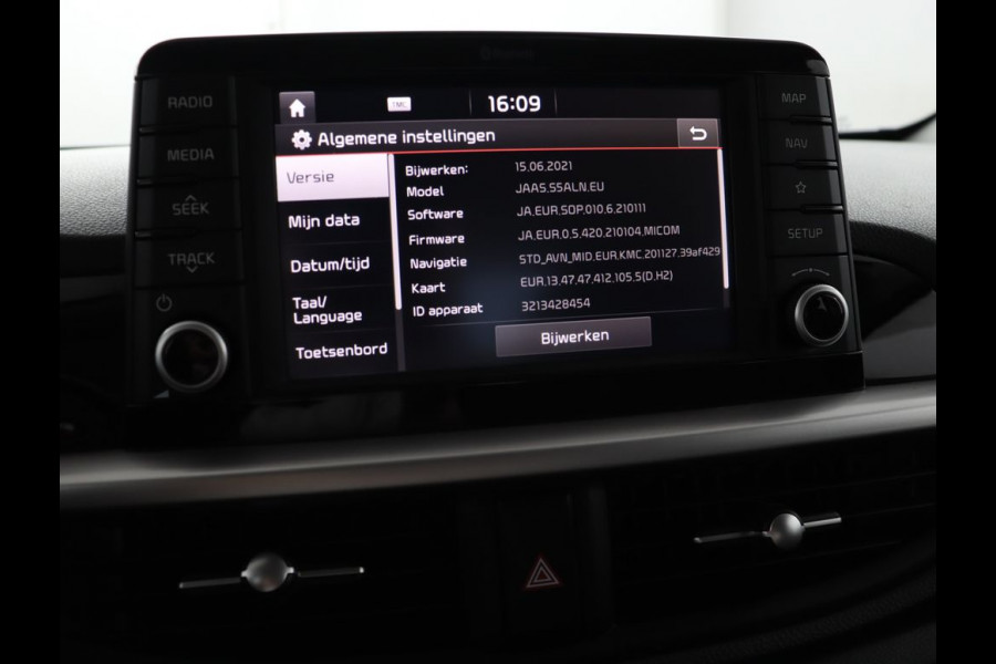 Kia Picanto 1.0 CVVT First Edition - Airco - Navigatie - Camera - Cruise Control - Bluetooth - LM-velgen - 12 maanden BOVAG-garantie