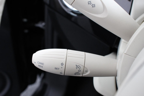 Fiat 500 1.2 Lounge | Navigatie | Lederen Interieur | Climate Control | Panoramadak | Parkeer sensoren