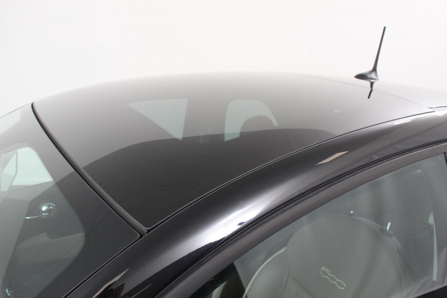 Fiat 500 1.2 Lounge | Navigatie | Lederen Interieur | Climate Control | Panoramadak | Parkeer sensoren