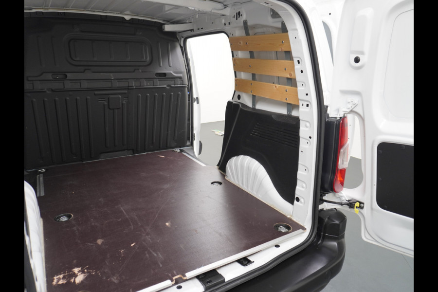 Opel Combo 1.5D L1H1 Navi Apple/Android Airco Pdc SchuifdeurRechts CruiseControl Elek.Ramen Dab Bluetooth Mistlampen Regensensor Aut.Verlichting Volledig Betimmerde Laadbak Edition