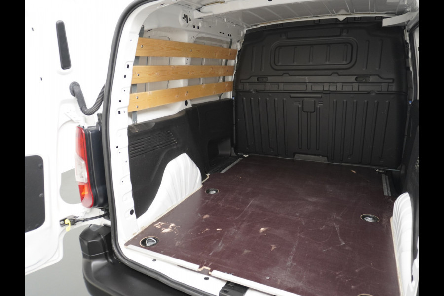 Opel Combo 1.5D L1H1 Navi Apple/Android Airco Pdc SchuifdeurRechts CruiseControl Elek.Ramen Dab Bluetooth Mistlampen Regensensor Aut.Verlichting Volledig Betimmerde Laadbak Edition