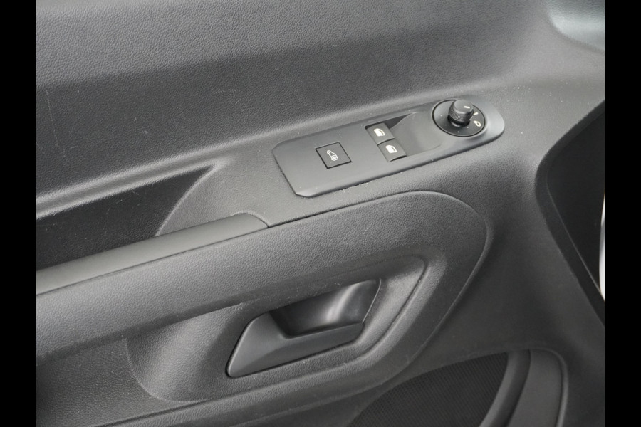 Opel Combo 1.5D L1H1 Navi Apple/Android Airco Pdc SchuifdeurRechts CruiseControl Elek.Ramen Dab Bluetooth Mistlampen Regensensor Aut.Verlichting Volledig Betimmerde Laadbak Edition