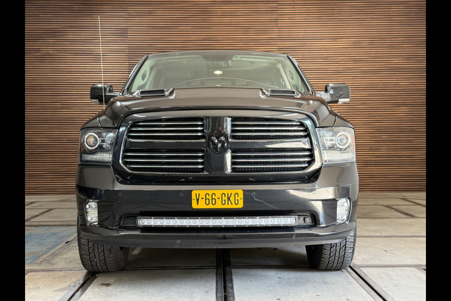 Dodge Ram 1500 5.7 V8 4x4 Crew Cab 5'7 Sport | Full option | Pano | LUCHT | LEDBAR | Hard Cover | Camera | Trekhaak |