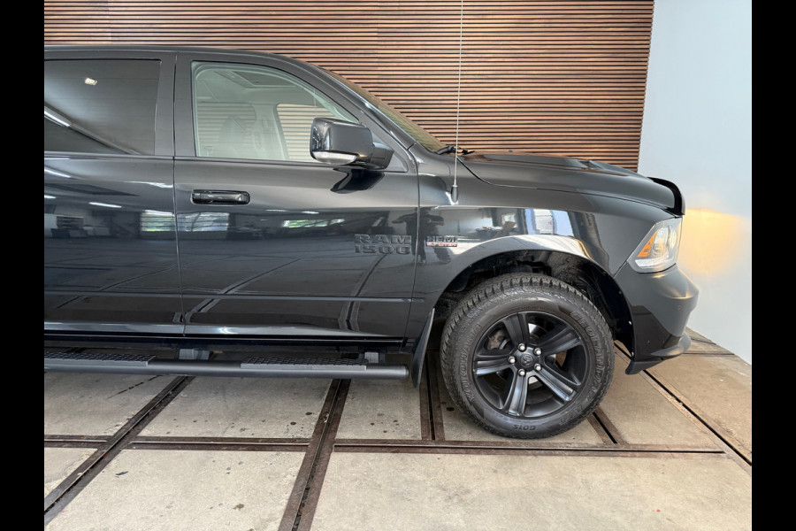 Dodge Ram 1500 5.7 V8 4x4 Crew Cab 5'7 Sport | Full option | Pano | LUCHT | LEDBAR | Hard Cover | Camera | Trekhaak |