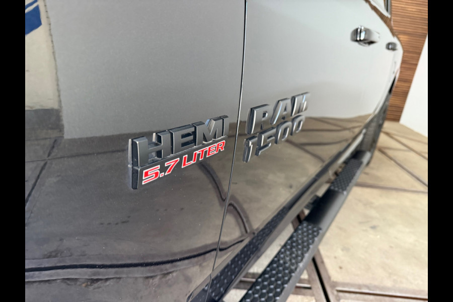 Dodge Ram 1500 5.7 V8 4x4 Crew Cab 5'7 Sport | Full option | Pano | LUCHT | LEDBAR | Hard Cover | Camera | Trekhaak |