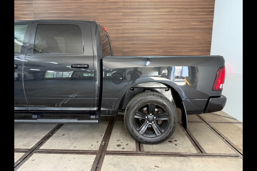 Dodge Ram 1500 5.7 V8 4x4 Crew Cab 5'7 Sport | Full option | Pano | LUCHT | LEDBAR | Hard Cover | Camera | Trekhaak |