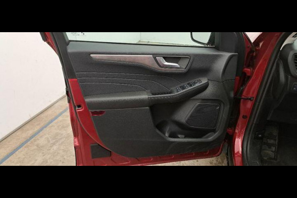 Ford Kuga 2.5 PHEV Titanium 225pk | Driver Assistance pack | Winterpack | Wegklapbare trekhaak | Panoramadak | AGR Stoelen | Technology pack | 18 inch Licht metaal | All Weather Banden
