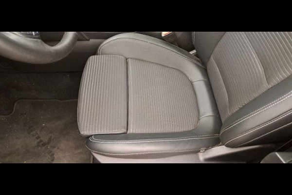 Ford Kuga 2.5 PHEV Titanium 225pk | Driver Assistance pack | Winterpack | Wegklapbare trekhaak | Panoramadak | AGR Stoelen | Technology pack | 18 inch Licht metaal | All Weather Banden
