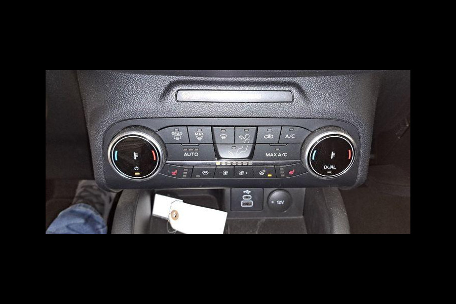 Ford Kuga 2.5 PHEV Titanium 225pk | Driver Assistance pack | Winterpack | Wegklapbare trekhaak | Panoramadak | AGR Stoelen | Technology pack | 18 inch Licht metaal | All Weather Banden