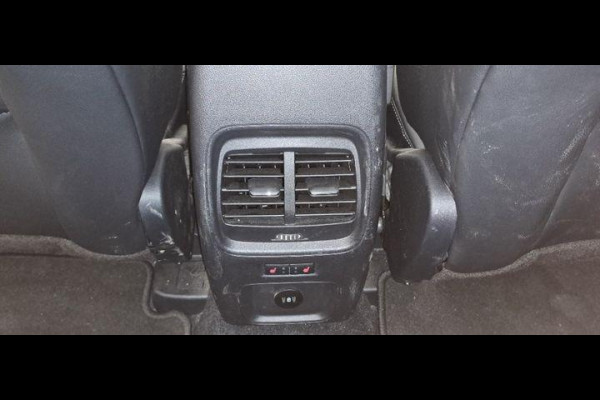 Ford Kuga 2.5 PHEV Titanium 225pk | Driver Assistance pack | Winterpack | Wegklapbare trekhaak | Panoramadak | AGR Stoelen | Technology pack | 18 inch Licht metaal | All Weather Banden