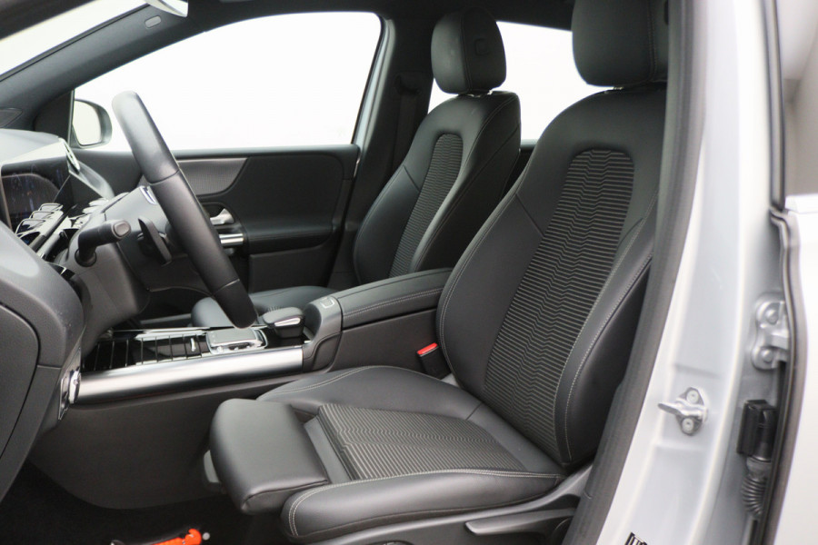 Mercedes-Benz B-Klasse 180 Launch Edition AMG Line Automaat Virtual Cockpit, LED, Apple Carplay, Camera, PDC, 18"