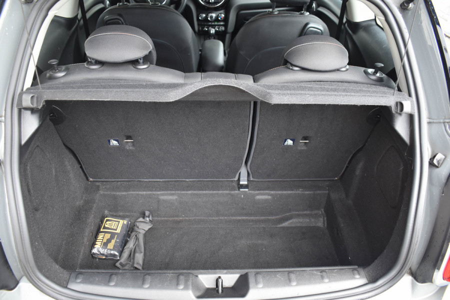 MINI Mini 1.5 Cooper Chili | XENON | CARPLAY | NAVI | KEYLESS | 1e EIGENAAR | NL AUTO