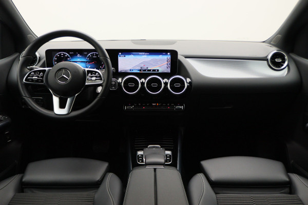Mercedes-Benz B-Klasse 180 Launch Edition AMG Line Automaat Virtual Cockpit, LED, Apple Carplay, Camera, PDC, 18"